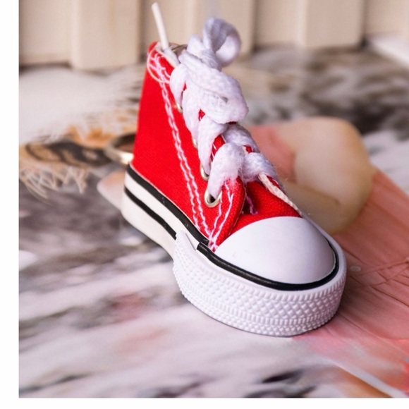 Sneaker Mini Key and Bag Chain - Picture 2 of 7